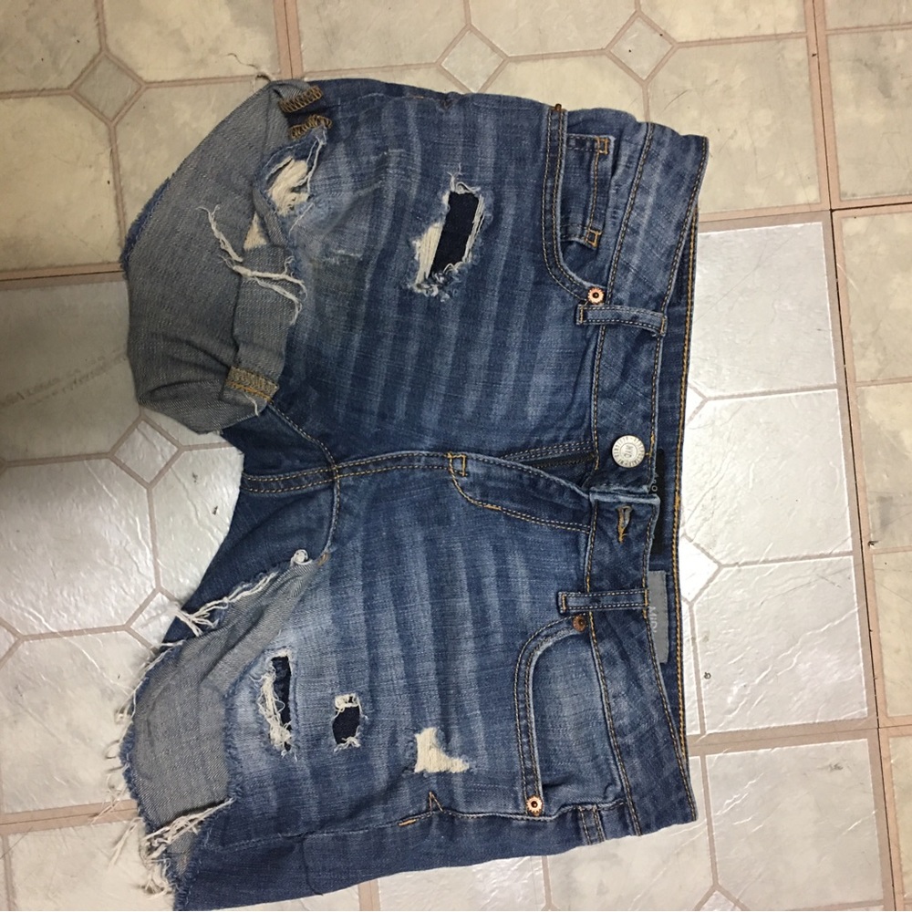 (197) Aeropostale Frayed MIDI Shorts